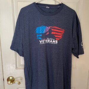 "We Salute our Veterans Thanking All Those Who Served" T-Shirt XXL